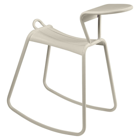 Asiento mecedora ADADESK con mesa de apoyo de la marca fermob. comprar fermob online. Rincon del mueble online. RDM madrid.