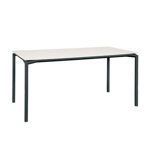 Mesa calvi mineral 160x80cm de la marca fermob. comprar online en rincon del mueble