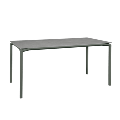 Mesa calvi mineral 160x80cm de la marca fermob. comprar online en rincon del mueble