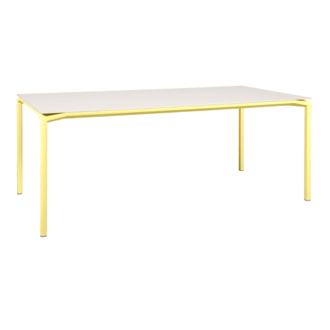 Mesa Calvi Mineral 195x95 de la marca fermob. comprar online en rincon del mueble