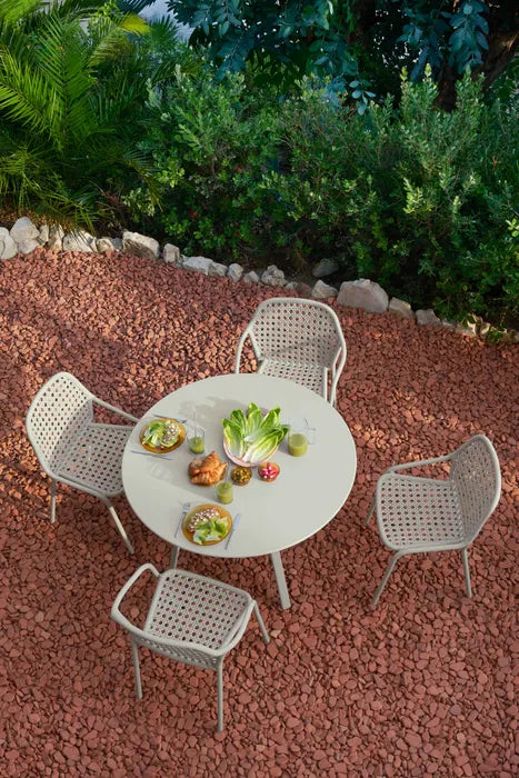 silla con reposabrazso Croisette de la marca Fermob. Comprar Fermob online. Rincon del mueble. RDM madrid.