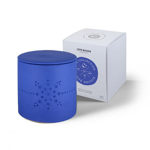 Bougie parfumée en céramique de BLUE IZZA Cote Bougie CDM Paris