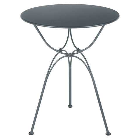 Table Ø 60 cm AIRLOOP en acier pour EXTÉRIEUR de la marque française FERMOB®. Acheter Fermob en ligne. Rincón del Mueble