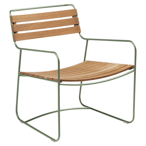 Fauteuil bas en teck SUPRISING de la marque française Fermob. Acheter Fermob en ligne. Rincón del Mueble